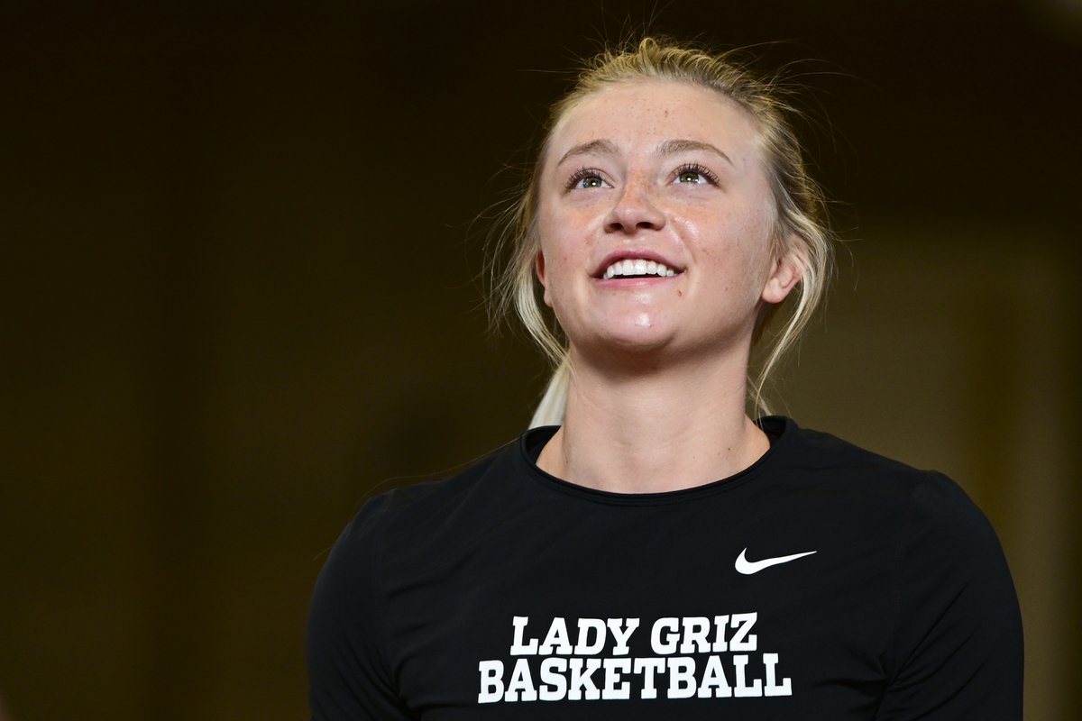 The Lady Griz went old school today, practicing at Schreiber Gym, the historic campus structure built in 1922. Felt right to throw in some black-and-white images to fit the setting. Enjoy.

📷 <a href="/dry_martino/">Tommy Martino</a>