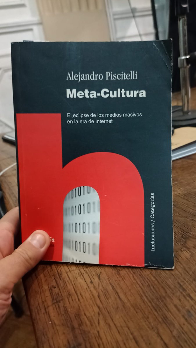 julitoalonso's tweet image. Meta-cultura por @piscitelli 
No entiendo si se publicó en 2002 o en 2025
Prefacio por N. G. Canclini
@edmundogs @cscolari @sophiealamo