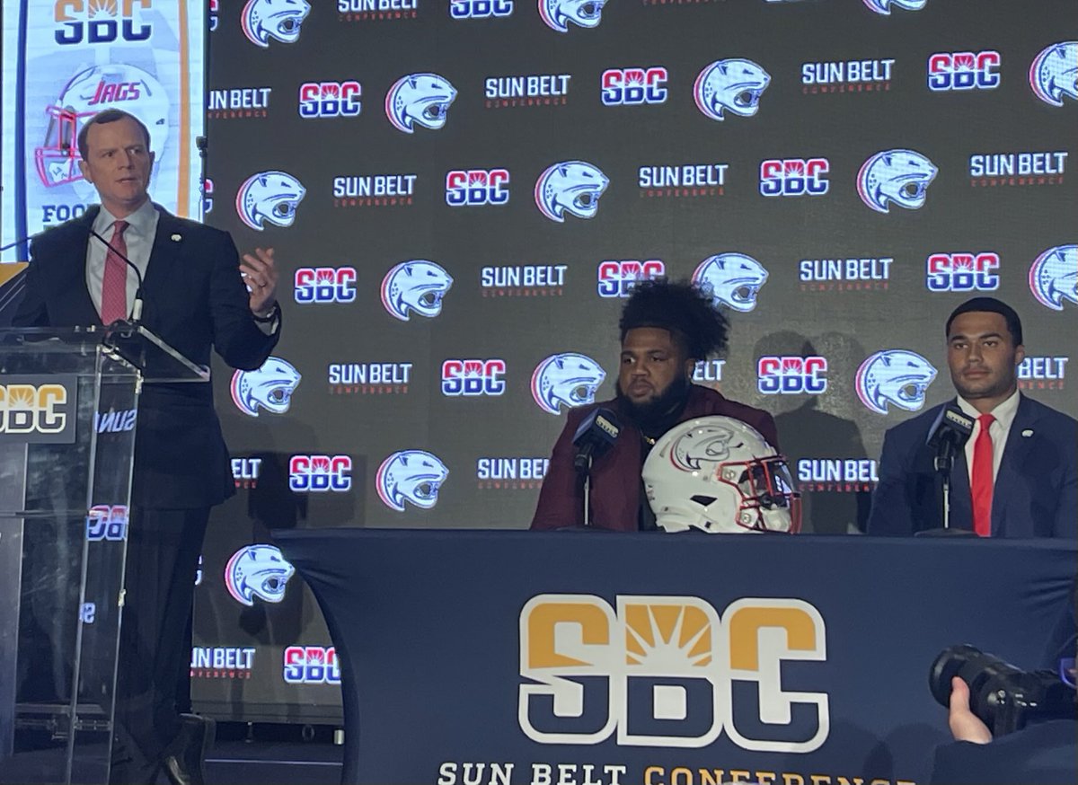 CregStephenson's tweet image. South Alabama coach Major Applewhite, OL Jordan Davis, LB Darius McKenzie now on the Media Days stage.
