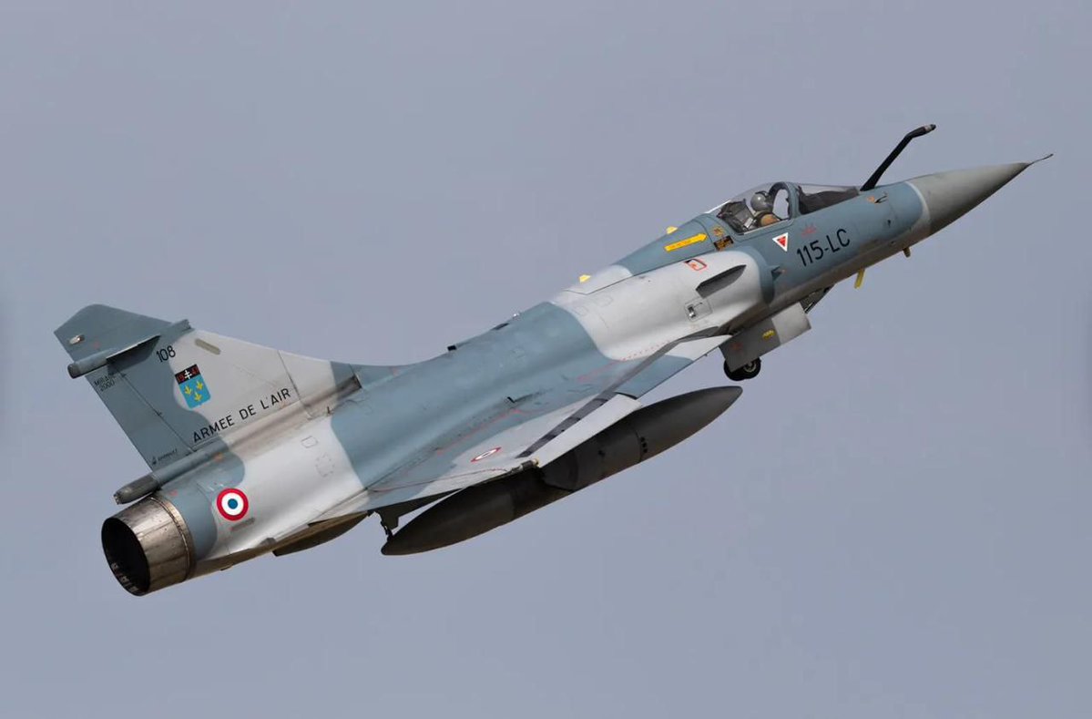breakingUAnews's tweet image. ❗️На Волині розбився військовий винищувач Mirage 2000, пілот катапультувався, — місцеві ЗМІ
Сьогодні увечері під час виконання польотного завдання на винищувачі Mirage-2000, сталася відмова авіаційної техніки, про що пілот доповів керівнику польотів. Далі діяв грамотно, як…