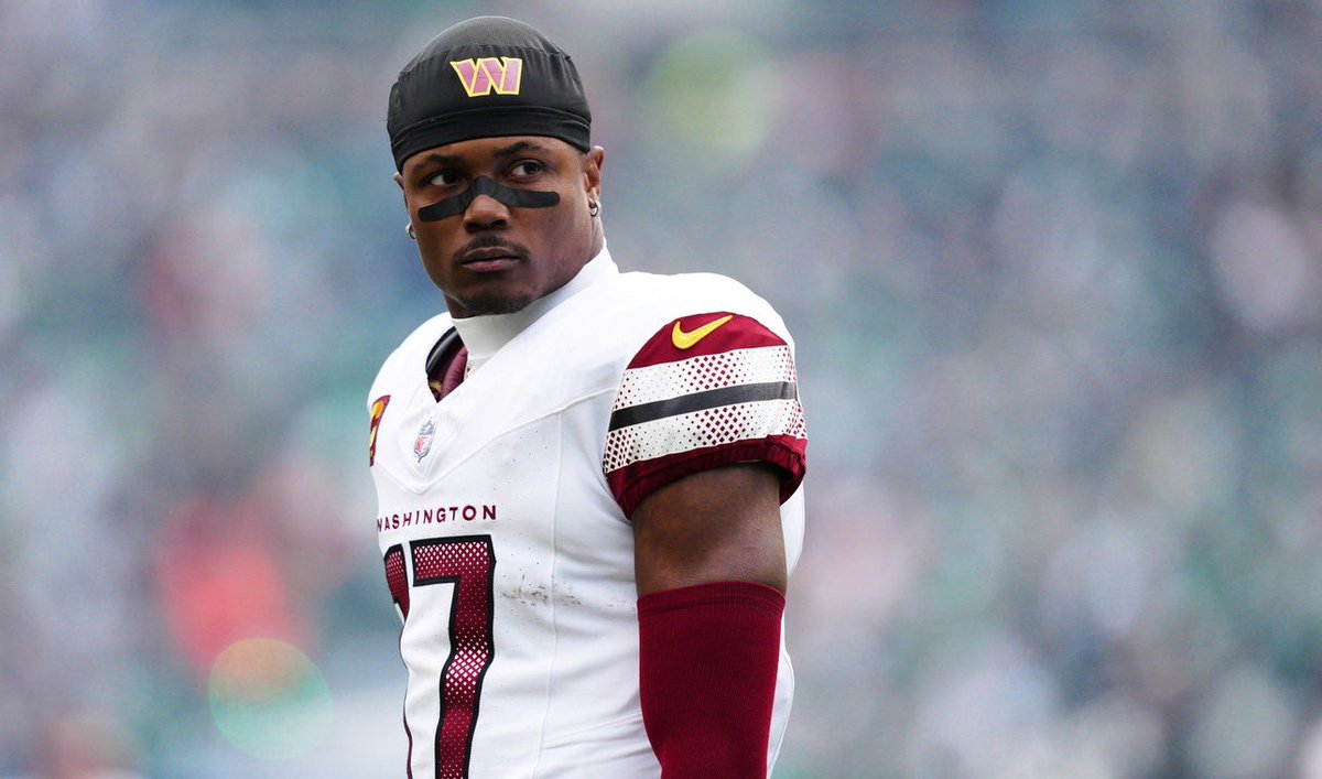 nflnohuddle's tweet image. 🚨 TERRY MCLAURIN NO SE PRESENTÓ A ENTRENAR
El receptor se encuentra en plena disputa salarial con los Commanders y, en el inicio no oficial del training camp, no se lo vio junto a sus compañeros.
