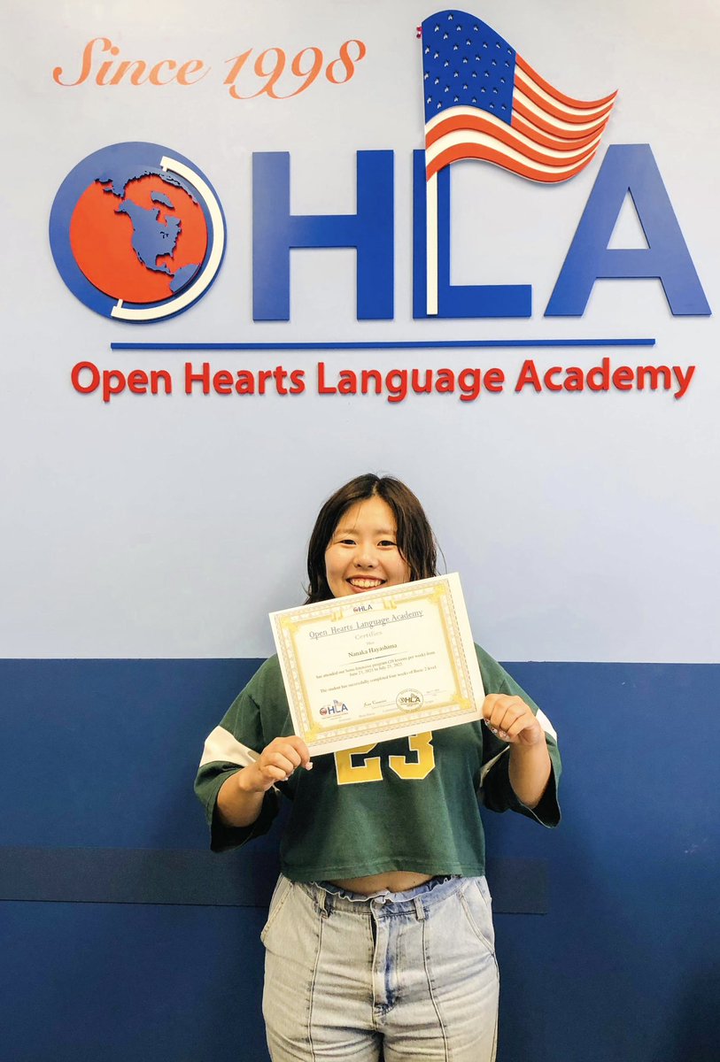 OHLASchools's tweet image. Today a certificate, tomorrow the world. 🌍🎓 Congrats, graduate!

#OHLASchools #ESLStudents #EnglishLearning #LearnEnglish #ESL