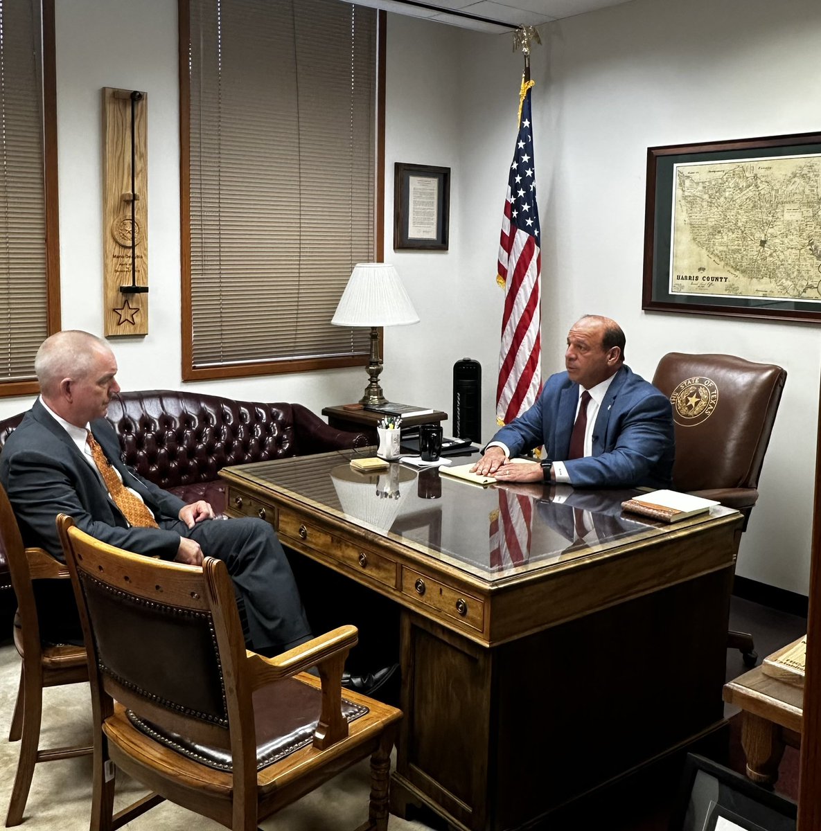 Mano DeAyala tweet media