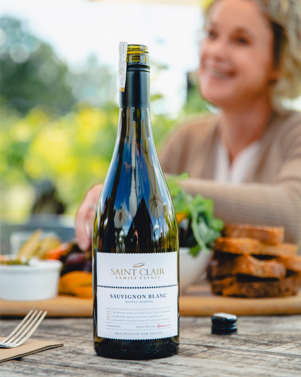 Our most awarded Sauvignon Blanc in the Saint Clair range.
Sourced from a single vineyard in Marlborough’s Dillons Point sub-region, this vibrant wine bursts with tropical fruit, bright acidity and a fine herbal edge, a true expression of site and season #nzwine