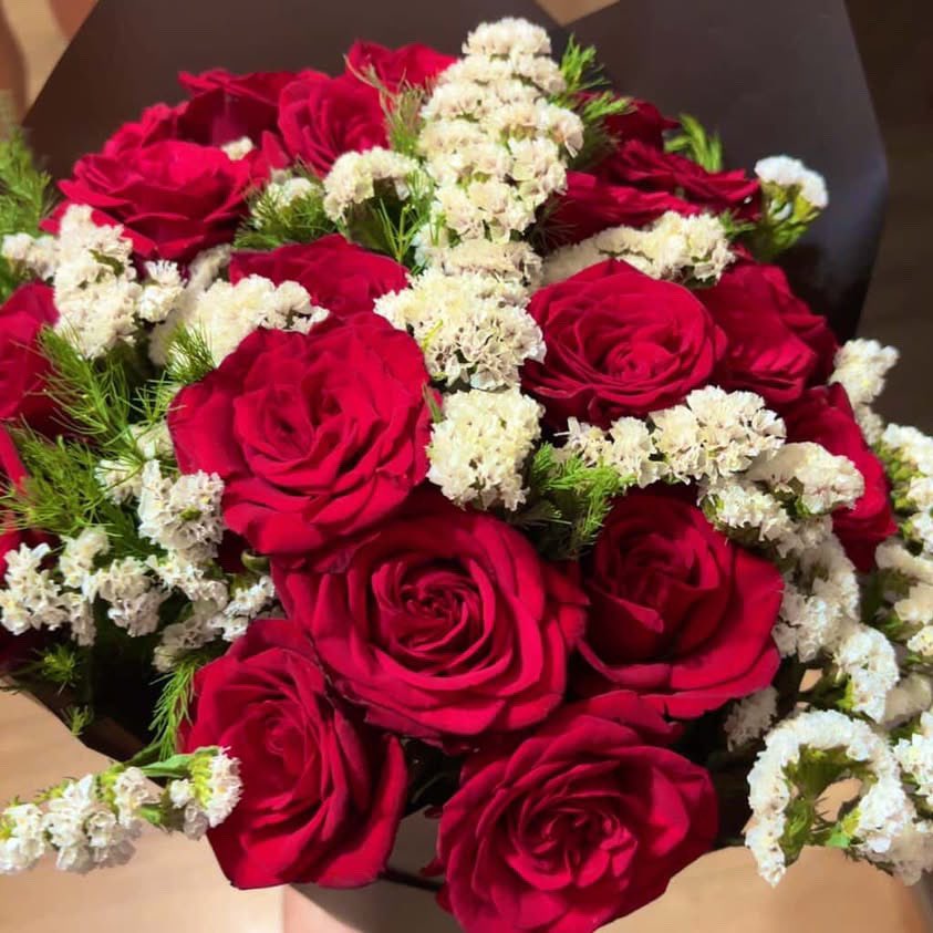 mahasenh_'s tweet image. One of my customers sent me this flower bouquet and asked me to make a necklace out of it