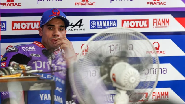 DeltaData_'s tweet image. Concluida la primera mitad de #MotoGP 2025, me atrevería a afirmar que Rins y Oliveira son los pilotos que peores rendimientos y sensaciones están dejando de cara al futuro.
Ambos tienen contrato para el próximo año, pero su rendimiento en pista ha sido notoriamente bajo.…