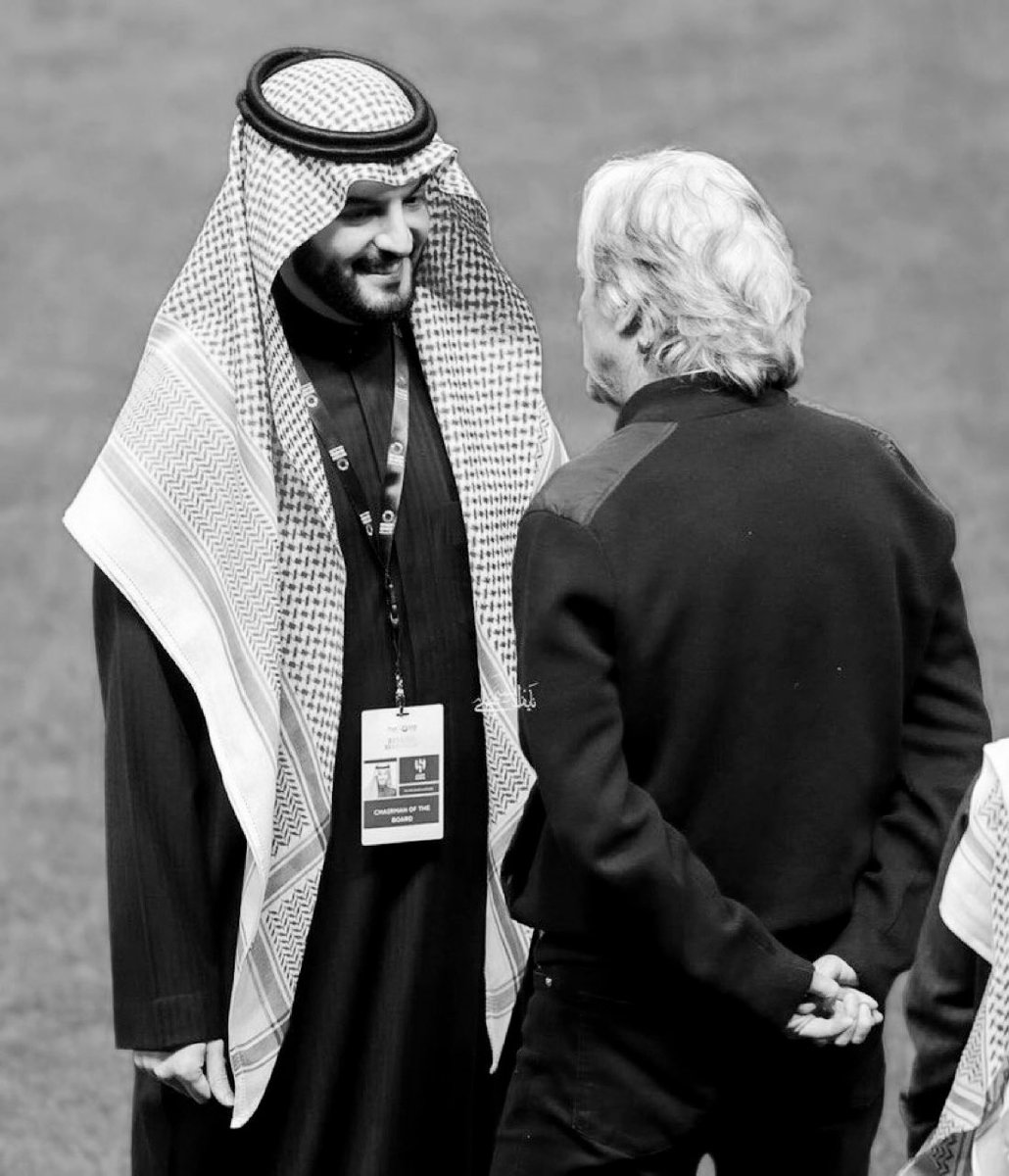 مع التحية لكل شخص يظن ان المشكلة في فهد المفرج فقط

استغرب من اللي يتكلم عن المفرج وتارك المشكلة الاكبر ملك العناد وسيد القرارات الكارثية
واستغرب اكثر من اللي يطالب باستمراره ويقول عادي مايضر استمراره كرئيس بس جيب مدير رياضي، طيب من اللي مصر على نفس الاخطاء؟