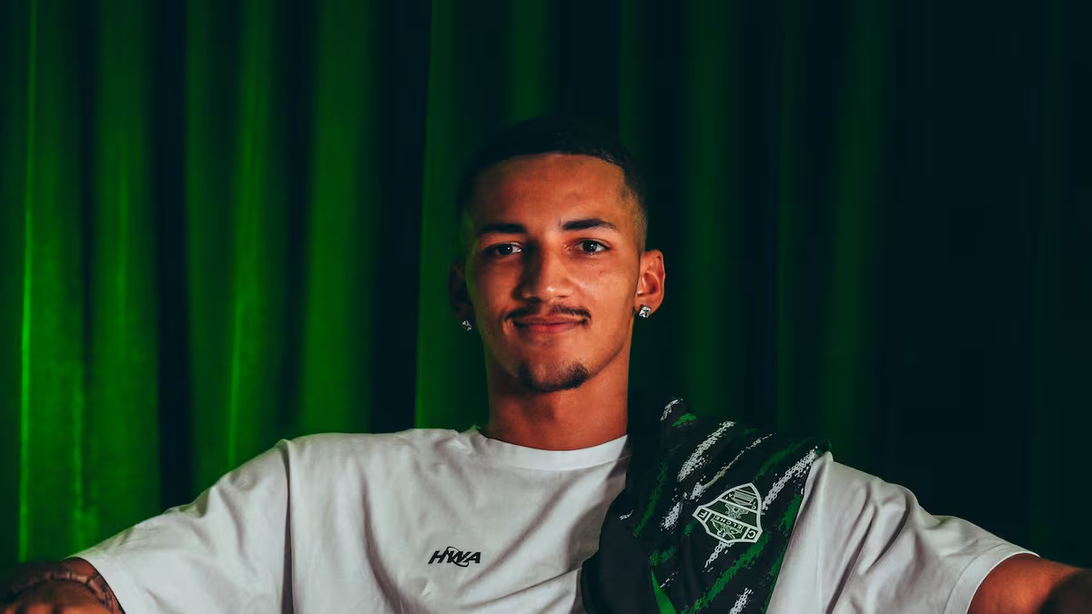 RealEspartaB's tweet image. OFICIAL | Álvaro Rodríguez ficha por el Elche. El conjunto ilicitano paga €2M por el traspaso del Torito que firma por cuatro temporadas. El Madrid se guarda el 50% de sus derechos sobre el jugador.