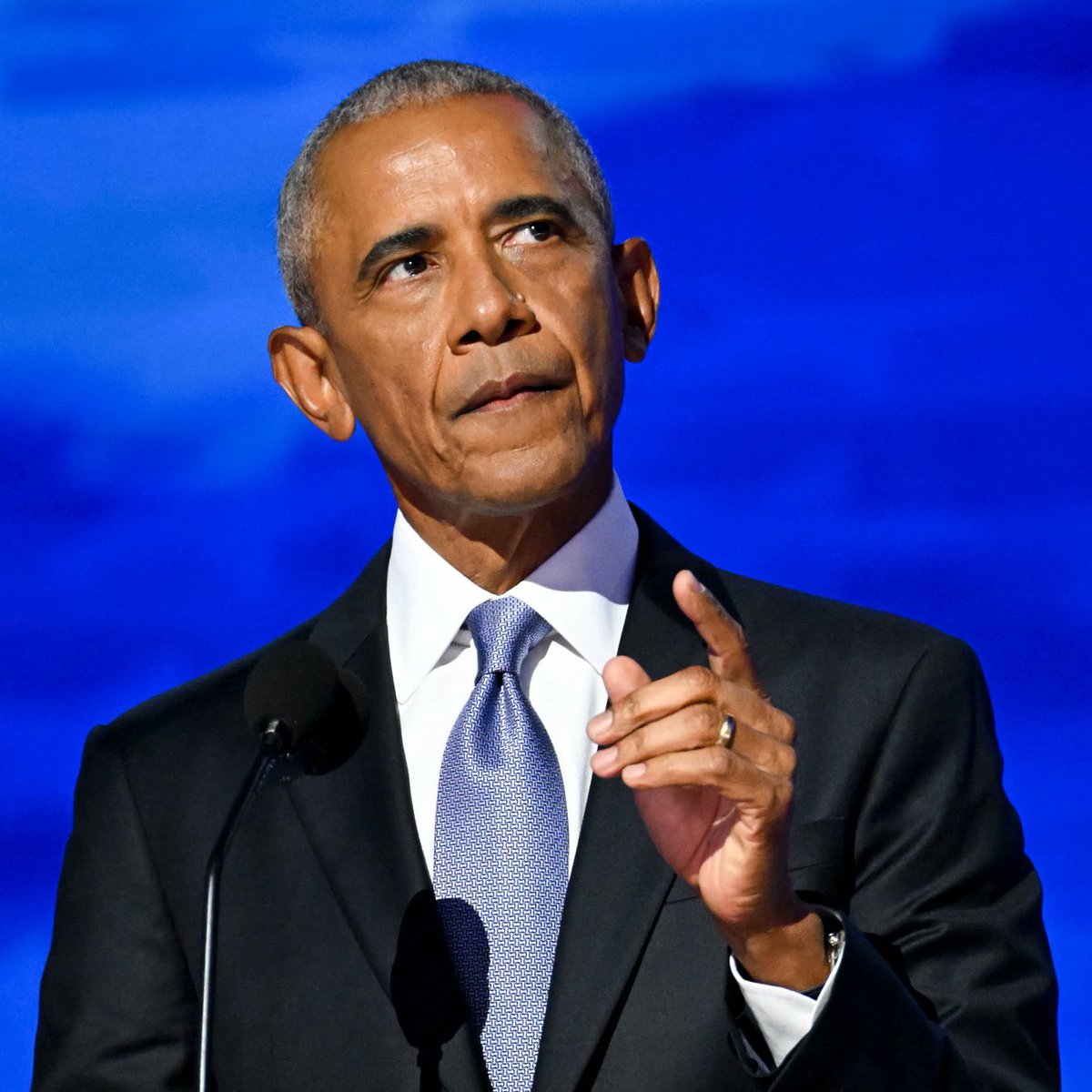 🚨NEW: President Obama slams Trump in a rare statement issued after calls for his arrest: "These bizarre allegations are ridiculous and a weak attempt at distraction.”

RETWEET if you stand with Obama against Trump!