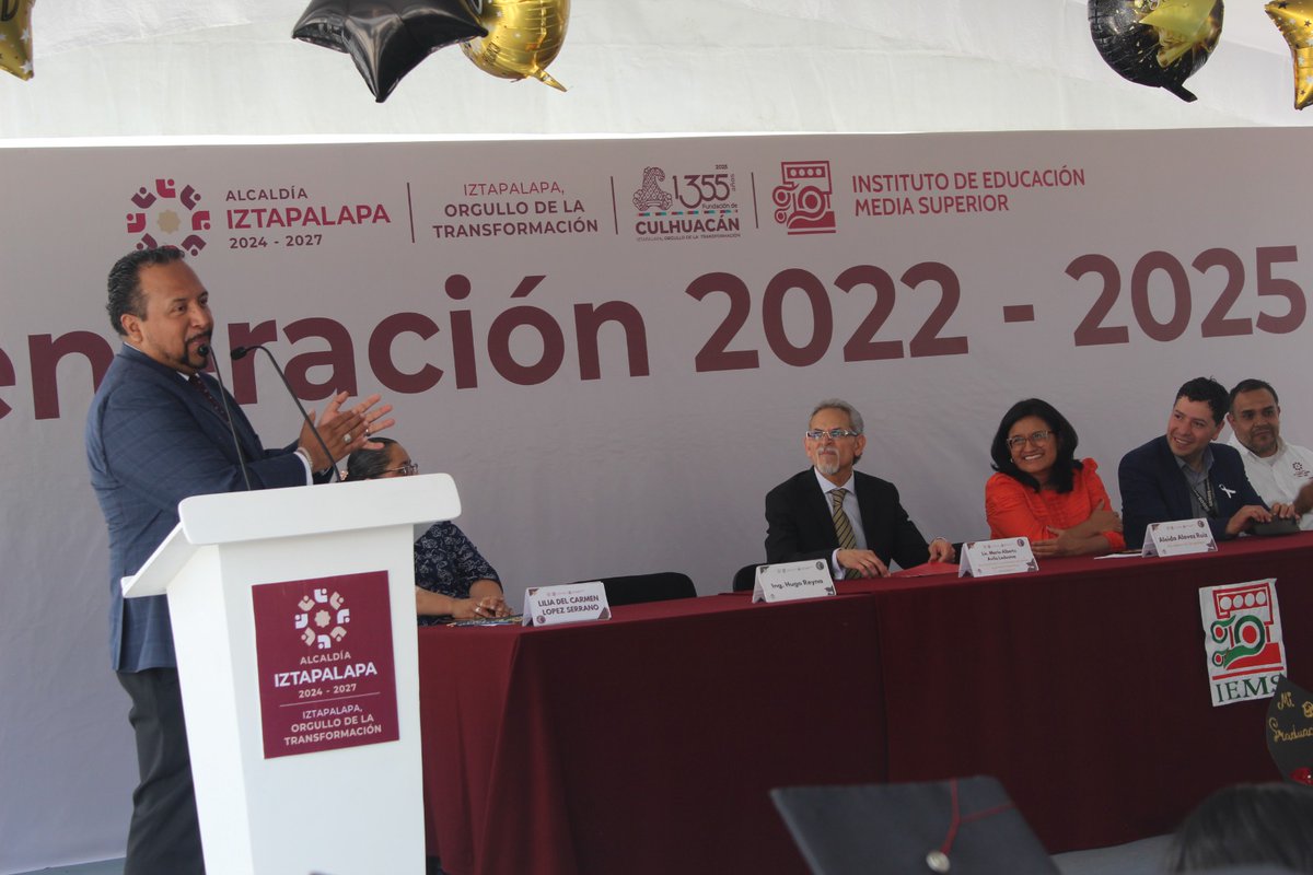 El Plantel Iztapalapa V del IEMS celebró la entrega de reconocimientos a la generación 2022–2025. 

Con dedicación y constancia, las y los egresados concluyeron el bachillerato y hoy miran al futuro con esperanza y determinación. 🎓💙

🔗shorturl.at/qmBZF