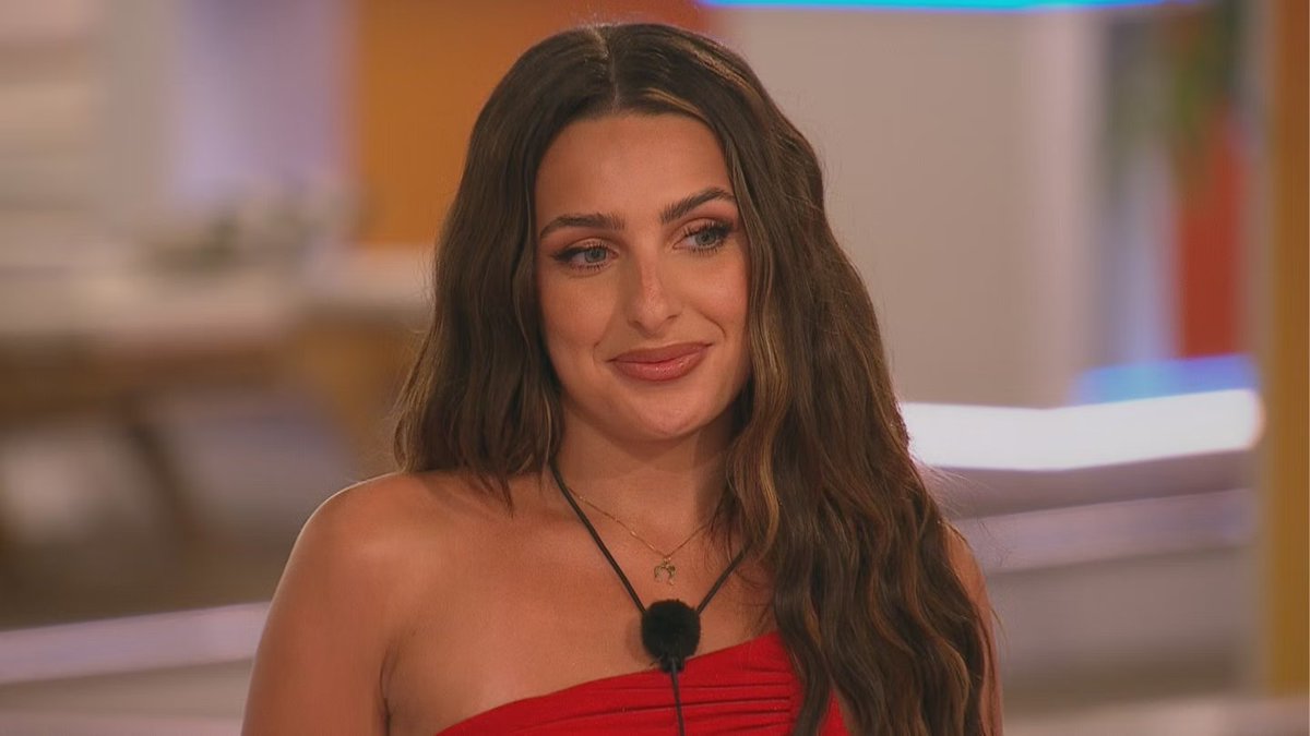 ben_braint's tweet image. not TONI turning into hideaway helena 😭 except i lowkey love it because it's her and not helena and im proud of that hypocrisy, she is mother #loveisland