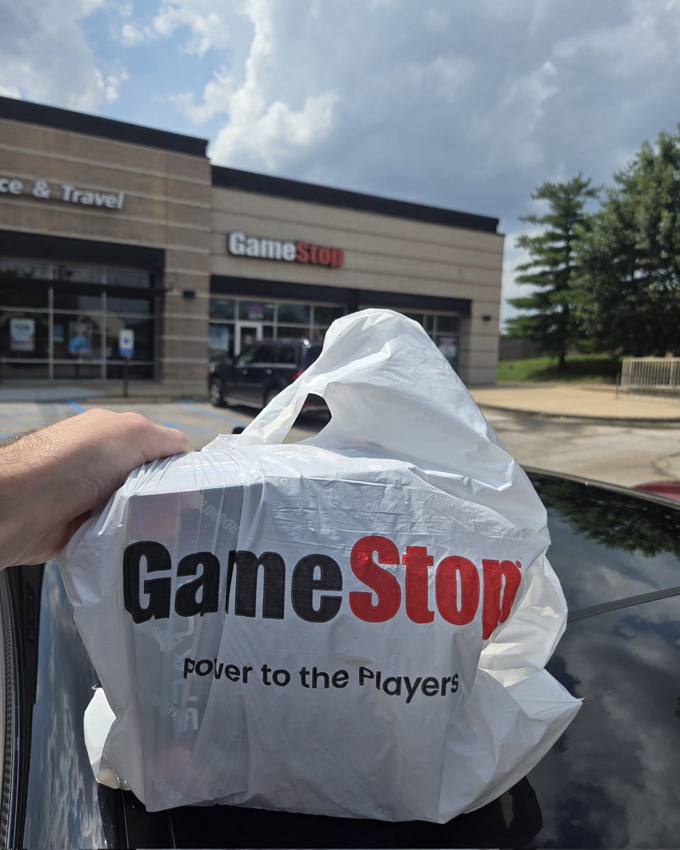 arichie_rich's tweet image. Oh, and I shopped at @gamestop too
s/o to @Stonk5280 for giving @ib35y45 the $25 gift card, that I later won!