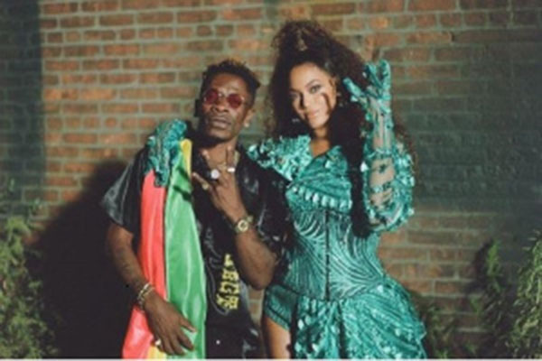 AfricaFactsZone's tweet image. Shatta Wale's International Collaborations
Beyonce & Major Lazer - Already
Vybz Kartel - Mansa Musa
Skillibeng - Blow Up
Alkaline - ATM Remix
Aidonia - My Queen
Shawn Storm - Party Fi LYF
Vershon - Can You
Shenseea - The Way You Move
Jah Vinci - Pati All Nite
Lisa…