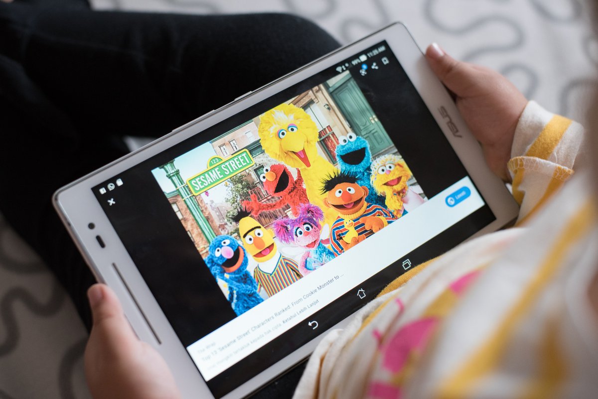 PurdueHHS's tweet image. Deborah Nichols, associate professor of @PurdueHDFS, goes behind the screen to study educational media and children’s learning.
➡️bit.ly/4kKxVch
@Research_Purdue #PurdueHHS #literacy #children