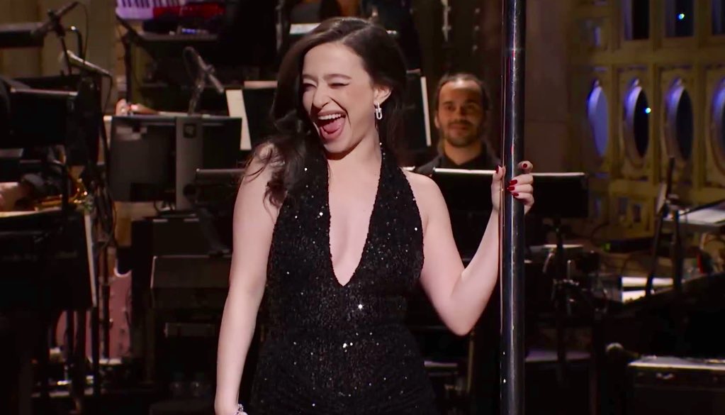mikeymadisnn's tweet image. i love her so much