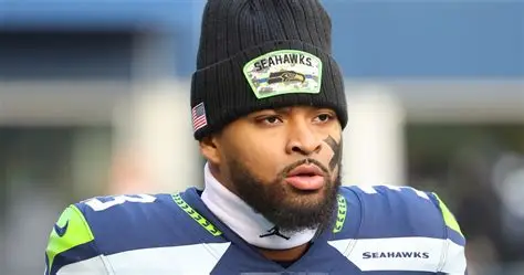 nflrums's tweet image. 馃毃馃毃馃毃 BREAKING
The #Raiders are signing former #Seahawks S Jamal Adams #RaiderNation