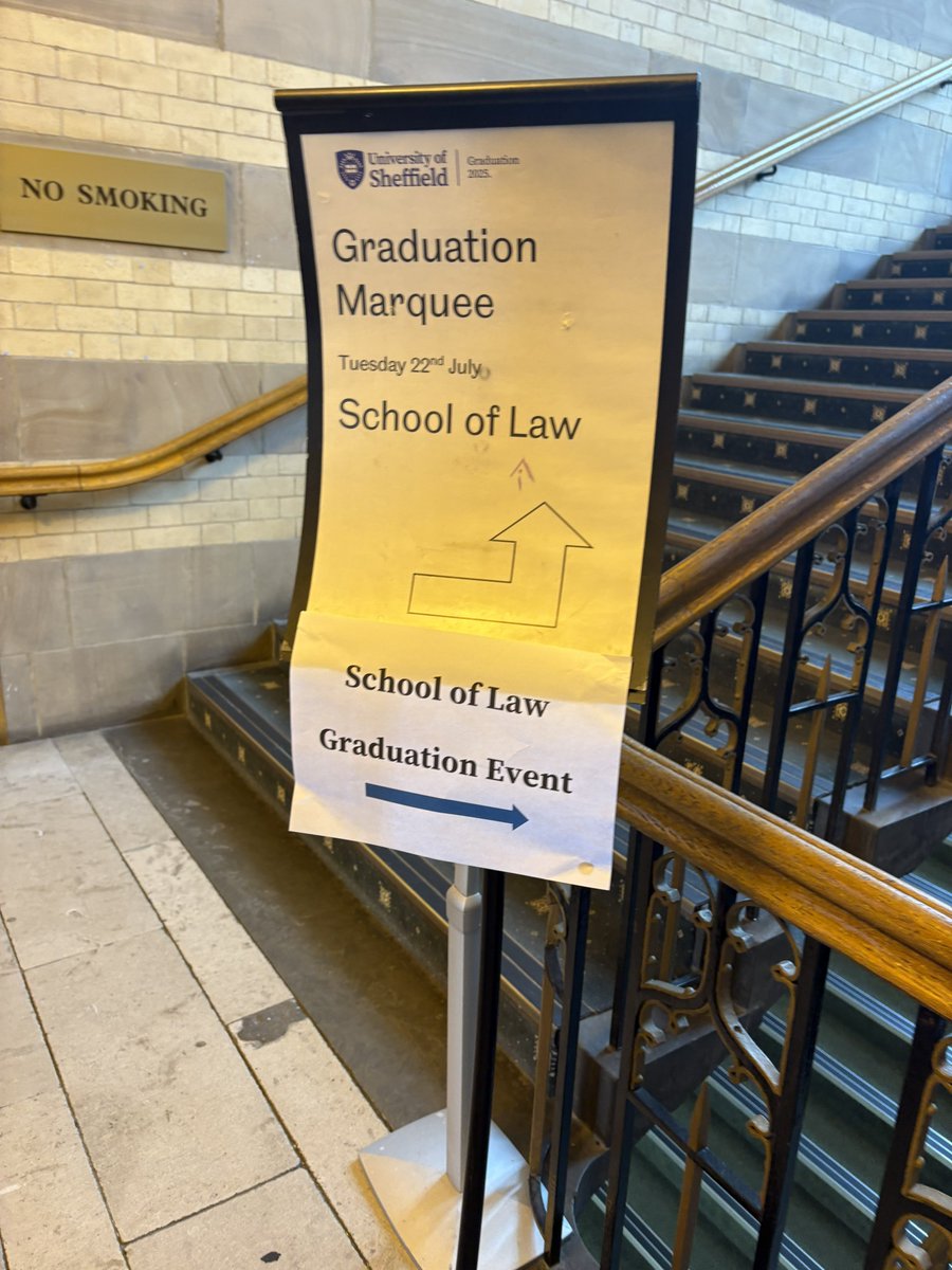 AndrewDMorrish's tweet image. Thank you @sheffielduni for a great day. A very proud dad.
