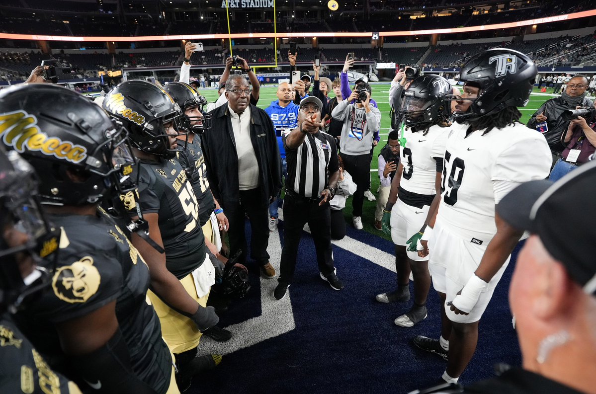 DMNGregRiddle's tweet image. Streaming of Texas high school football goes global with THSCA, Victory+ game of the week.
The schedule will cover the entire state, and "no other states have a program like this."
Read: dallasnews.com/high-school-sp…
#txhsfb @SportsDayHS @SportsDayDFW @dctf @uiltexas @THSCAcoaches