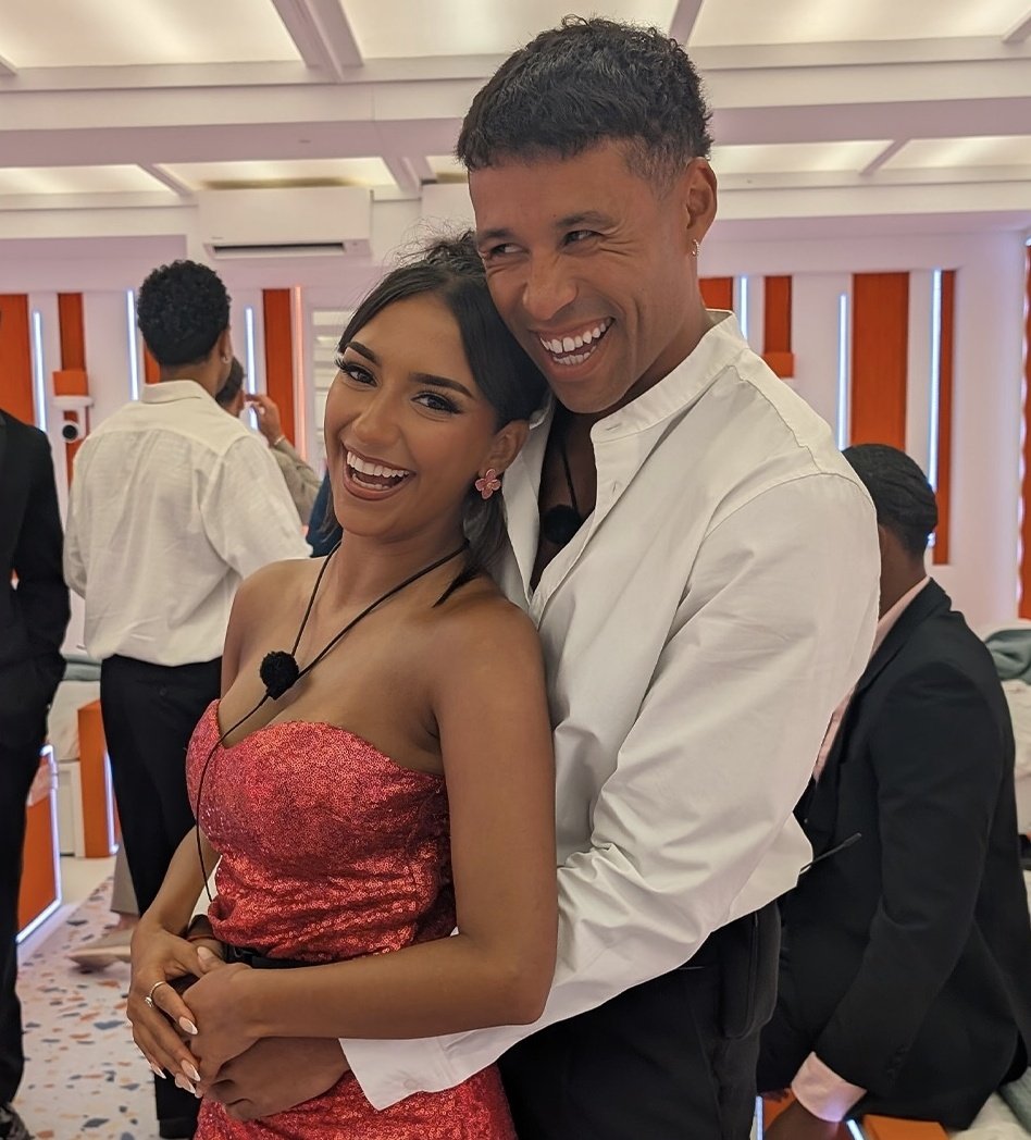 a041825_'s tweet image. The fact that this was taken BEFORE they got together 馃槶馃槏 #LoveIslandUK #LoveIsland