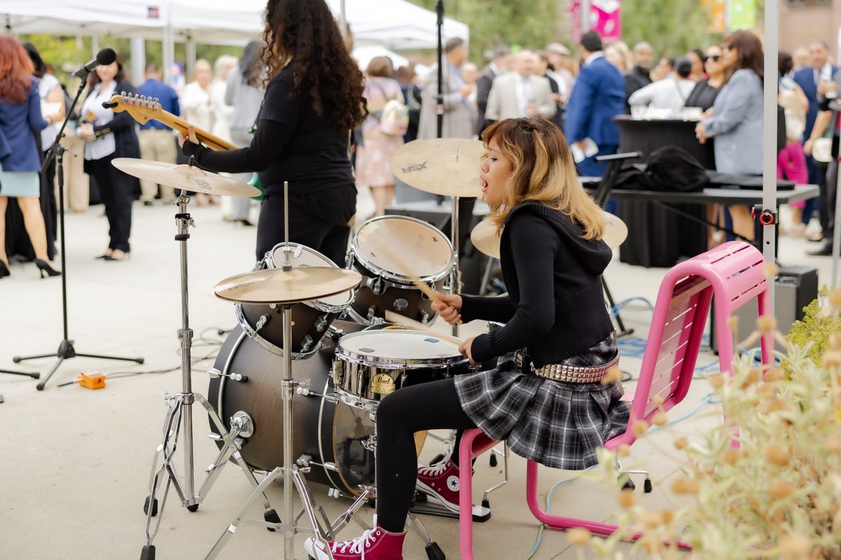 LASchools's tweet image. 🎶 Before the Superintendent’s Opening of Schools Address, the stage at Gloria Molina Grand Park came alive with student talent!
Panorama High School’s Stray Dolls and Dorsey High School’s Funk Band delivered show-stopping performances as L.A. Unified leaders gathered to launch…
