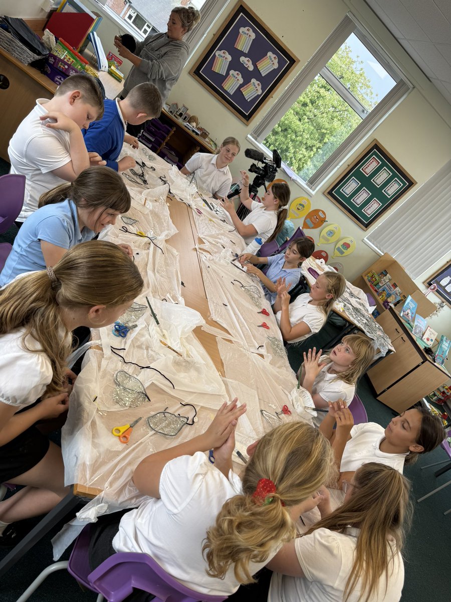 RockinghamJI's tweet image. Our final week working with Angie before the installation, amazing learning, creativity and inspiration. A huge thank you to Angie and the Children’s Capital of Culture for allowing us to be involved in the visionary commission project. 🎨