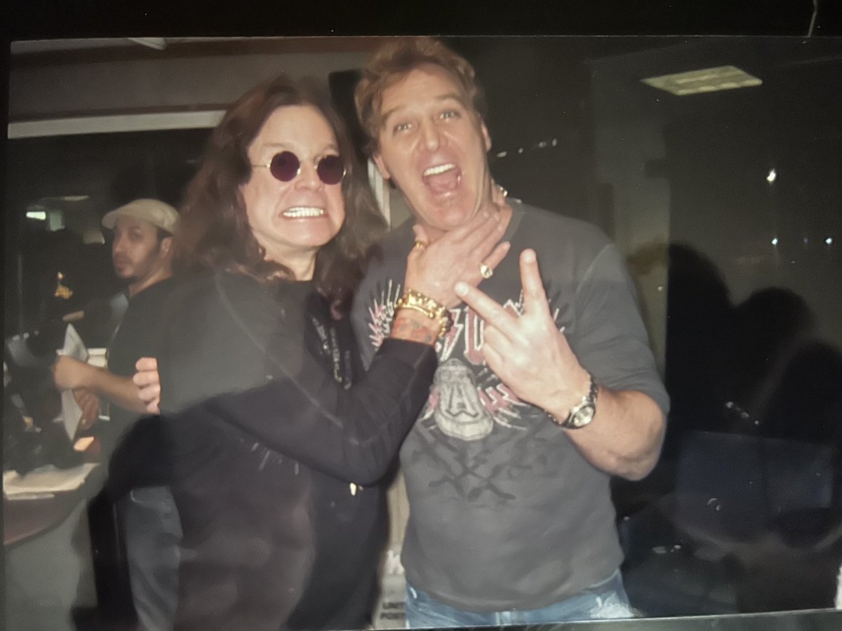 Mrjimflorentine's tweet image. So glad I got to see him at the last Black Sabbath concert 17 days ago. My favorite artist of all time. I’ll be doing my tribute show to him on @OzzysBoneyard Boneyard this Thursday at 5PM ET on @SIRIUSXM . So many great memories of seeing him live and meeting him