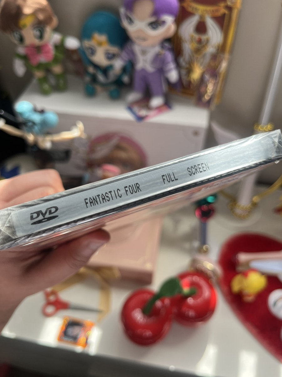 comicyehu's tweet image. Gonna open this sealed F4: WGH dvd I have to see what’s inside lol
Will update