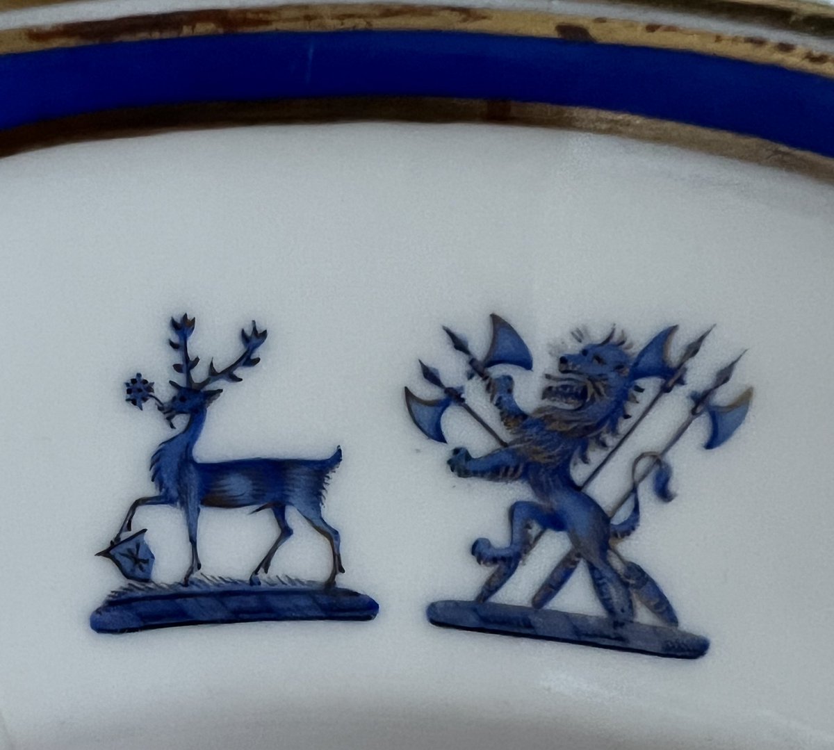 Does anyone recognise the family crest?
