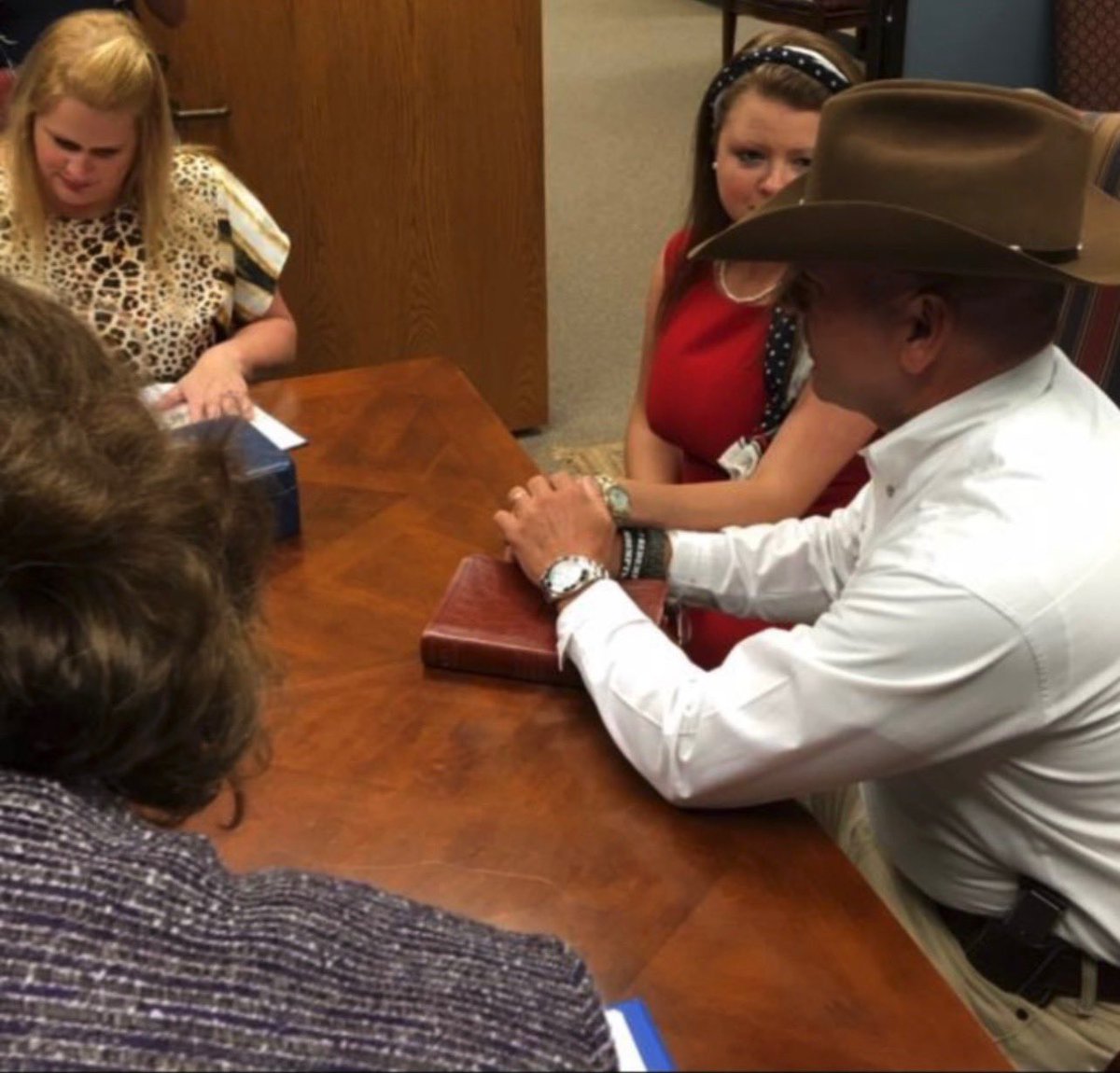 RepClayHiggins's tweet image. 9 years ago today, a street cop with no money and no political experience signed documents with the Louisiana Secretary of State to enter the Congressional race for LA-03.
Today, I find myself still at war against dark forces that at times seem indomitable. DC is worse than…