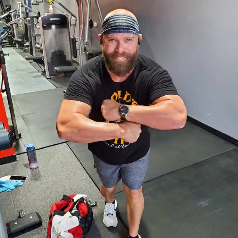 Thanks to this crazy year and no work travel I have managed to drop 36lbs since March 30th. Then again this seems to happen everytime I decide to make an #olympia run! #workout #fitness #healthy