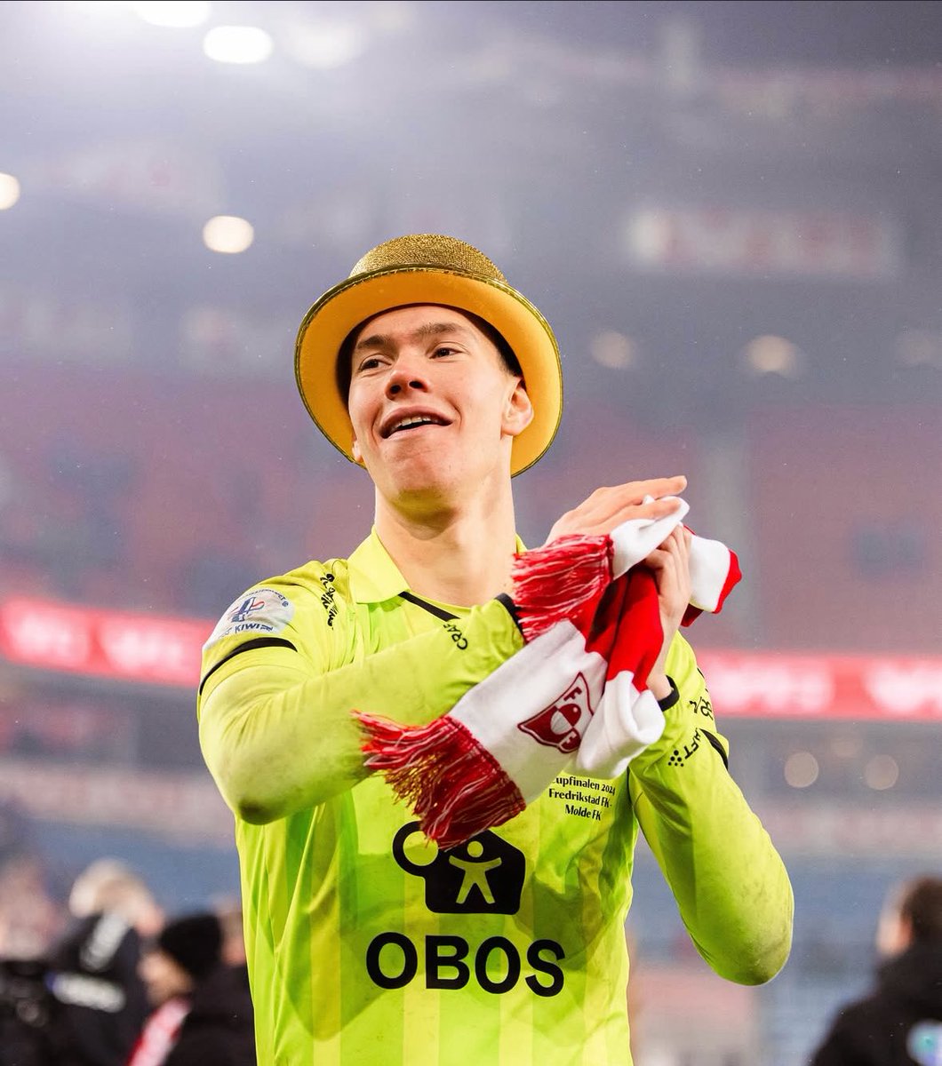 NorwegianSpursy's tweet image. Where do Jonathan Fischer 🇩🇰(23) go?
• Fredrikstad are expected to sell their star player this summer window, with many clubs interested in the Dane⭐️
‼️Scouts from Manchester United, Bayern Munich and Frankfurt were present at Fredrikstad’s two games last week.
🌎Clubs…