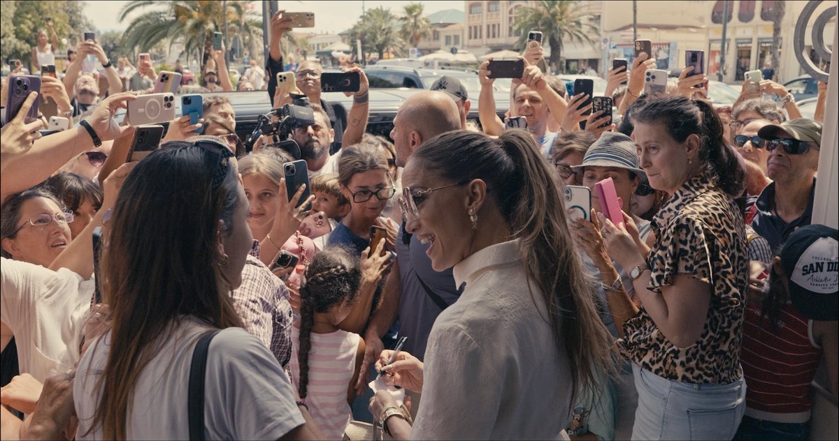 jlo tweet media