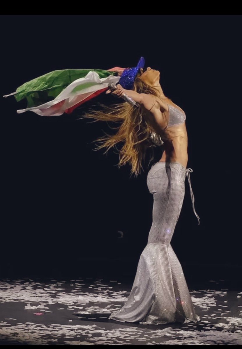 jlo tweet media