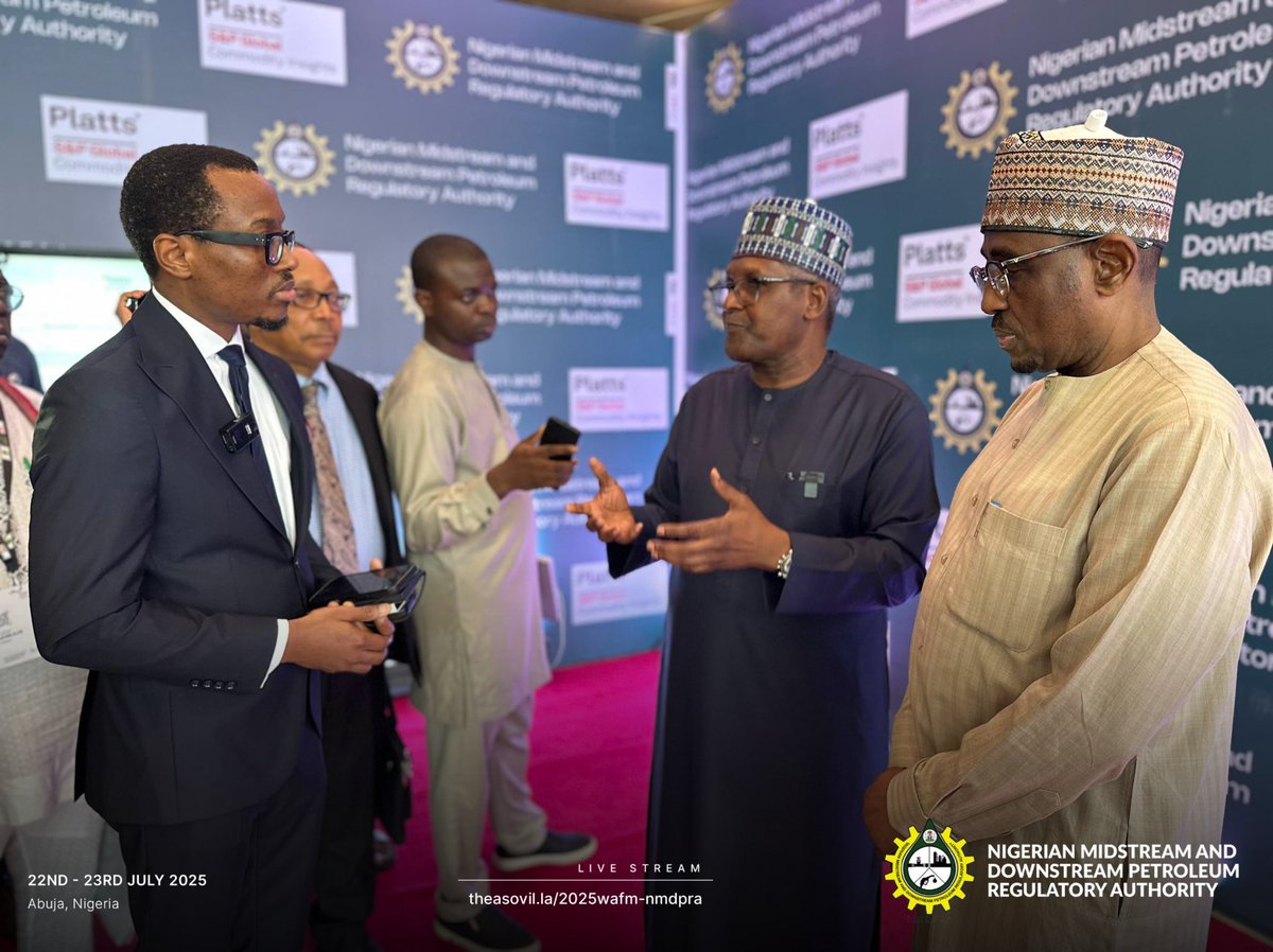 NigeriaGov's tweet image. Aliko Dangote, Chairman @DangoteGroup, and Farouk Ahmed, Authority Chief Executive @NMDPRAtweets, engaged the press at #WAFM2025, emphasizing the need for aligned efforts across sectors to shape Africa’s energy future.
#PBAT @NMDPRA_Official @NGRPresident
#WAFM2025…