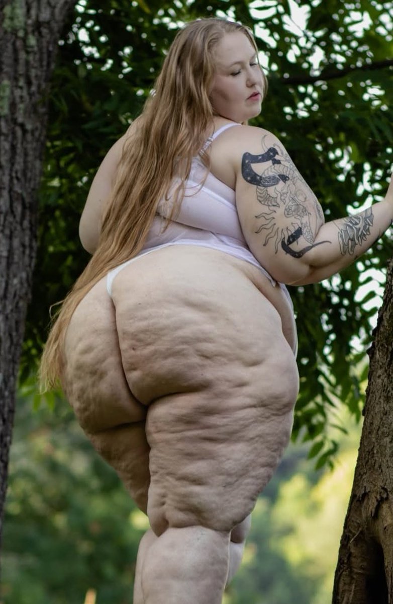 Wataa💦 <a href="/LoveLee_Lunaz/">Luna Lee</a>