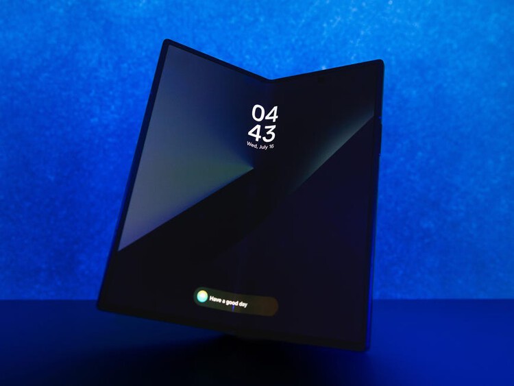 MarkVenaTechGuy's tweet image. These kind of survey results have to be so disconcerting to @Samsung as its new #Fold7 is such a great phone, but as I've mentioned before in my coverage of the #foldable smartphone category, @Samsung needs @Apple to get into the market to validate the category @CNET…