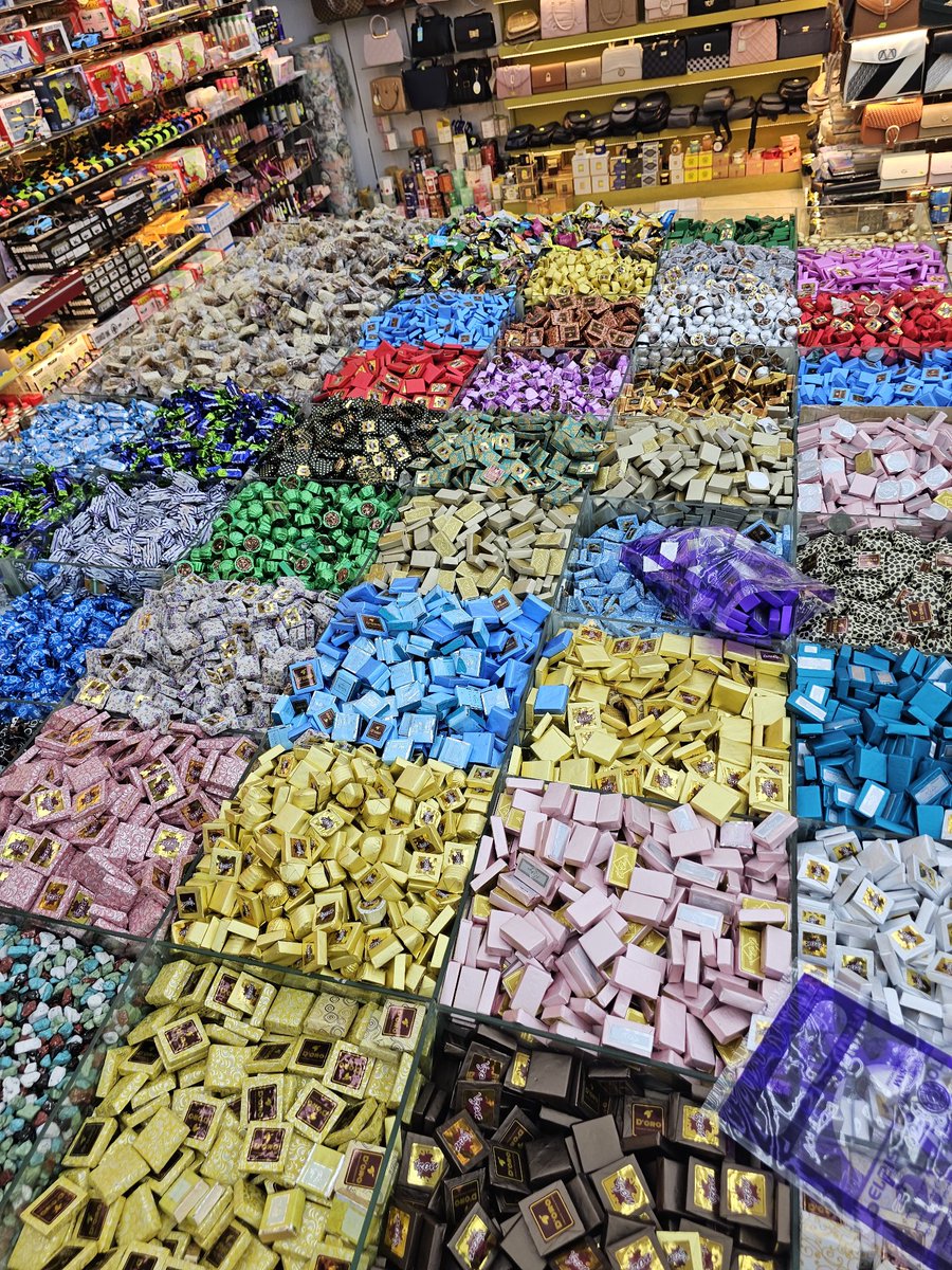 dard_e_disco_'s tweet image. Hayeee Ye Rangeeniyan! 

#colorblind 🙃