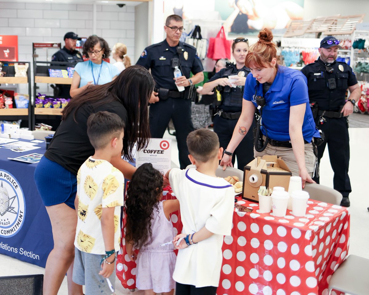 AuroraPD's tweet image. This morning APD officers were proud to connect with community members during our Coffee with a Cop event! ☕🍩
Attendees had the opportunity to meet officers from our District 3 PAR Unit and the Community Relations Section to ask questions and learn more about the important…