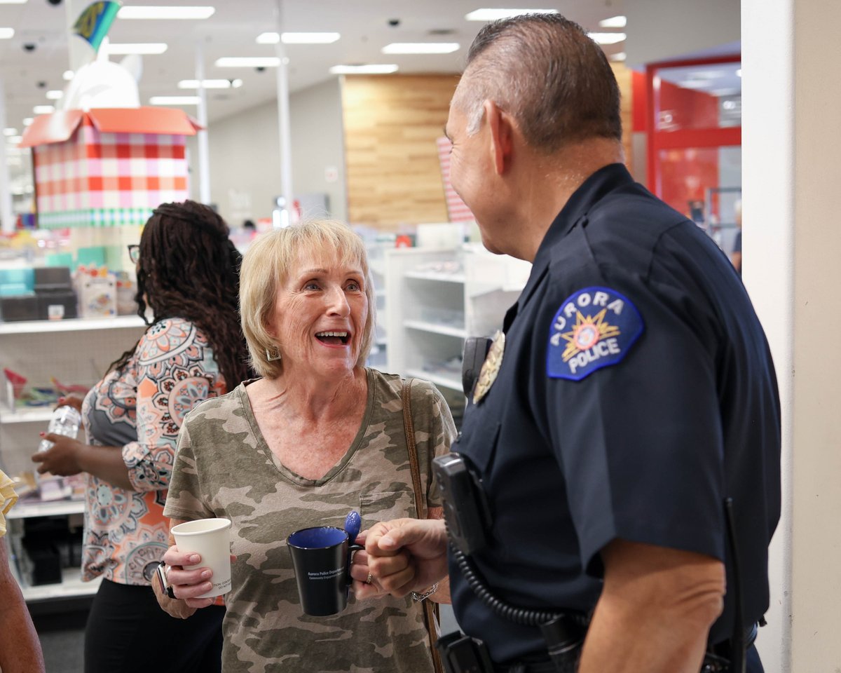 AuroraPD's tweet image. This morning APD officers were proud to connect with community members during our Coffee with a Cop event! ☕🍩
Attendees had the opportunity to meet officers from our District 3 PAR Unit and the Community Relations Section to ask questions and learn more about the important…