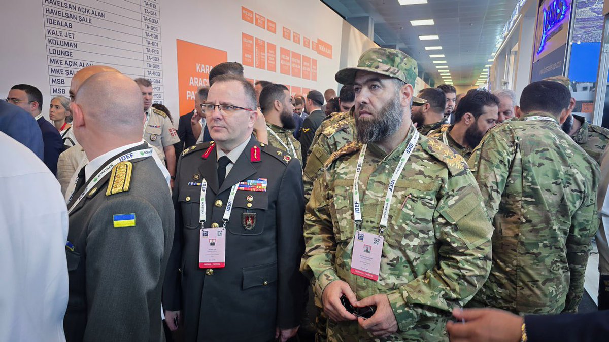 Qasemqt's tweet image. وفد من وزارة الدفاع يشارك في معرض "IDEF 2025" للصناعات الدفاعية في تركيا بمشاركة 120 دولة وأكثر من 400 شركة صناعات دفاعية من 44 دولة مختلفة.