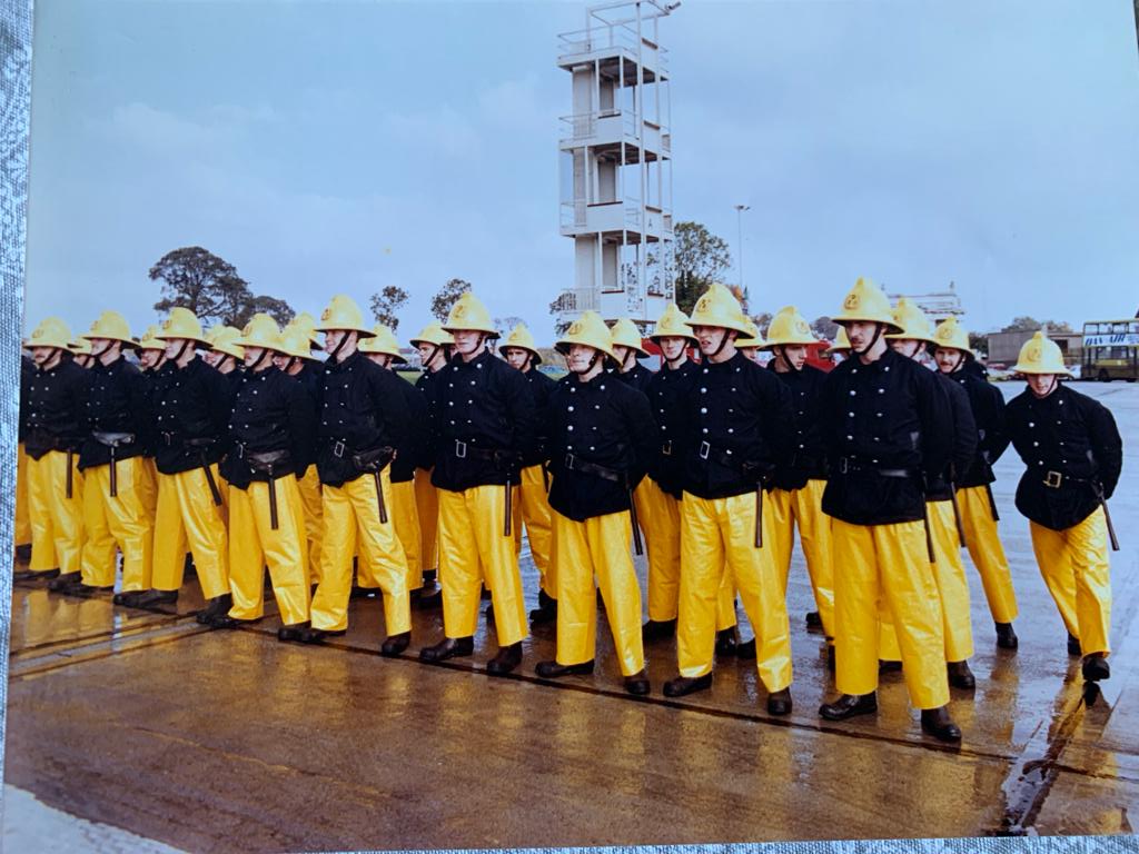 DubFireBrigade's tweet image. #OnThisDay 40 years ago our training centre in #Marino welcomed its first recruit class. Four of the class are still serving today:
J Keogh, M O'Reilly, P Carolan, J Robinson
40 years later the centre has developed and continues to train firefighter/paramedics.