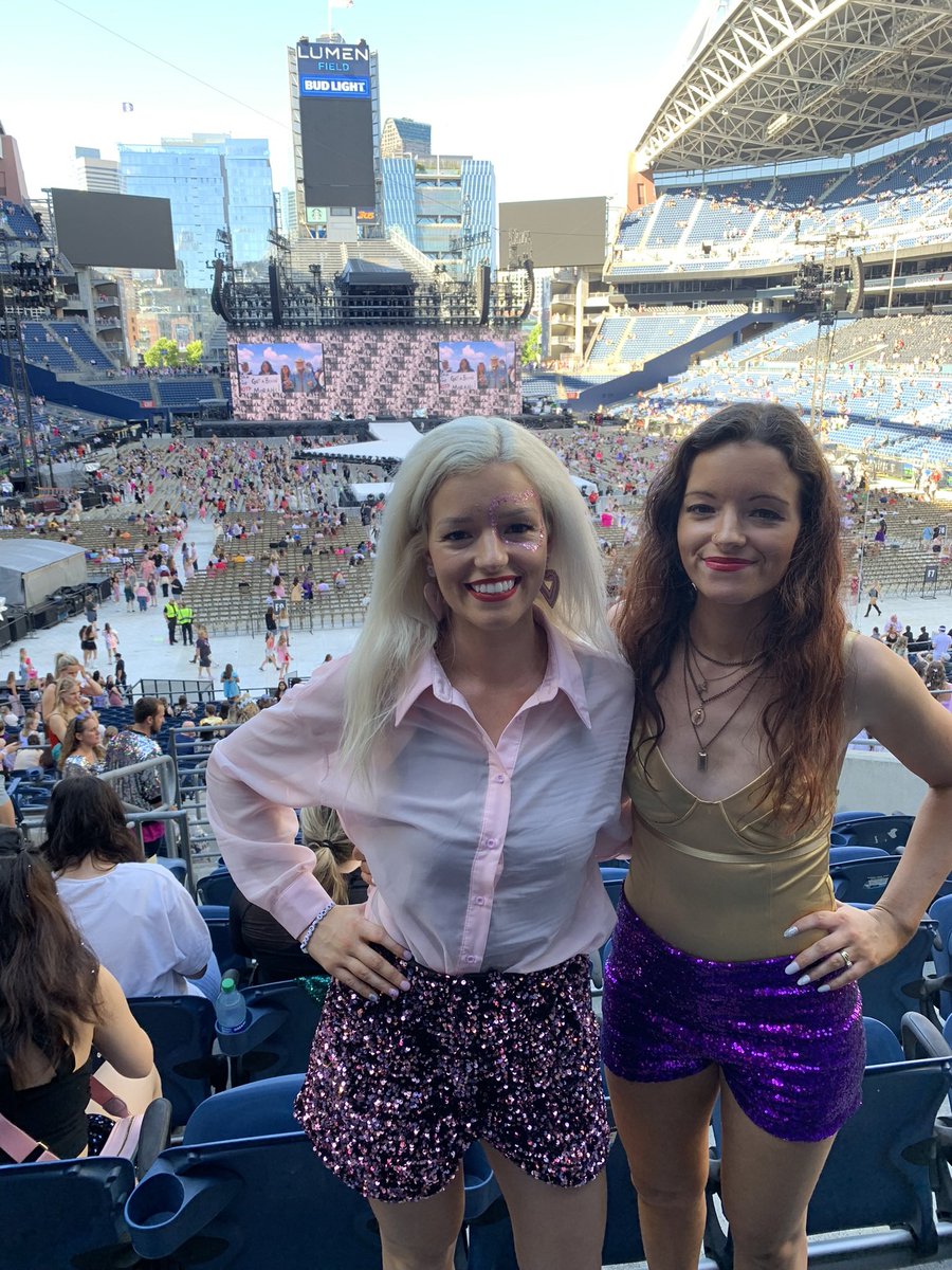vallovestswift's tweet image. Happy 2 years since Seattle night 1! This will always be my favorite day! 🫶🏼

@taylornation13 @taylorswift13