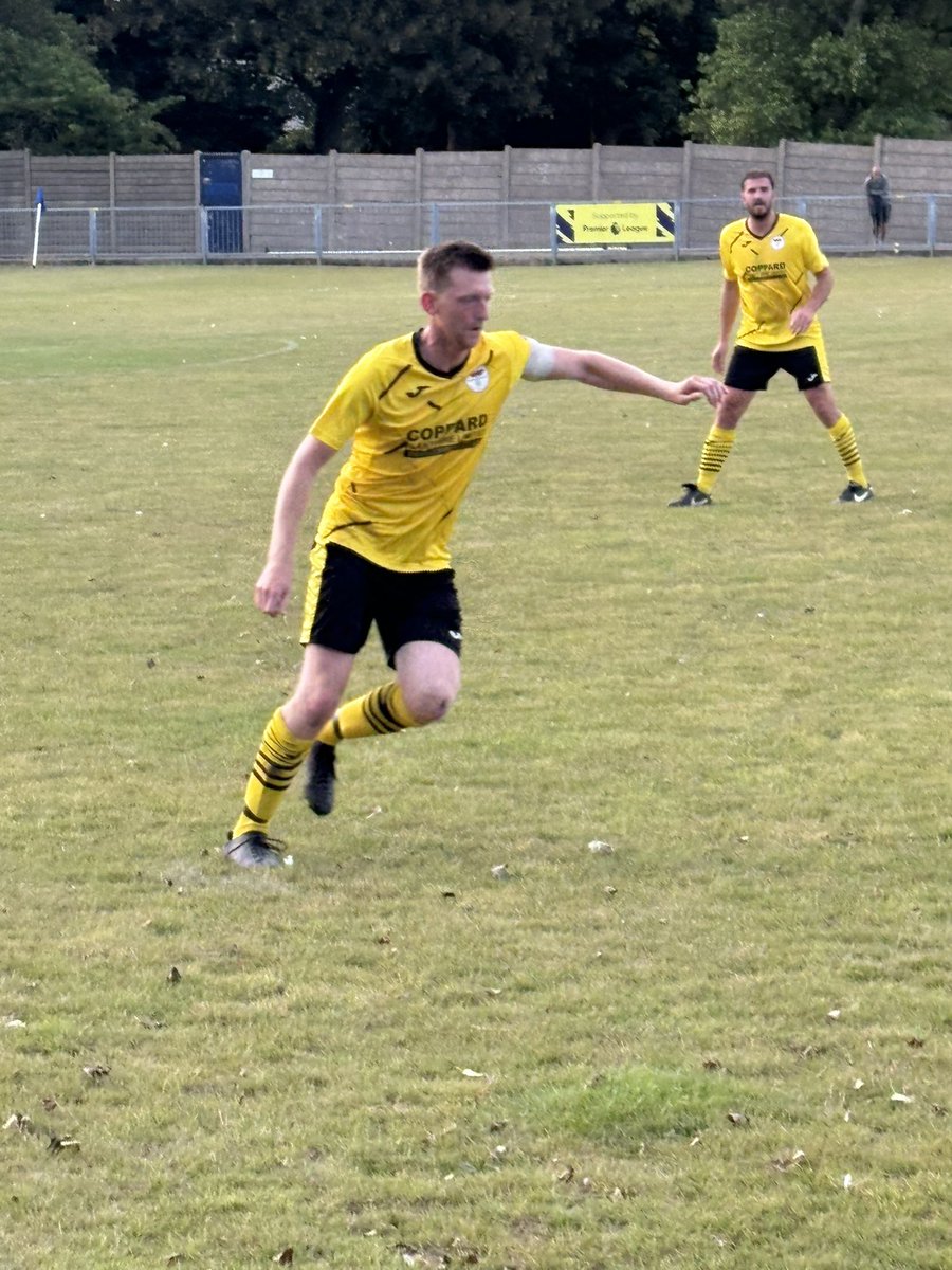 JARVISBROOKFC's tweet image. FT
Shoreham 1-1 JBFC
Edwards put the Brook ahead just after half time, before Shoreham levelled on the hour.