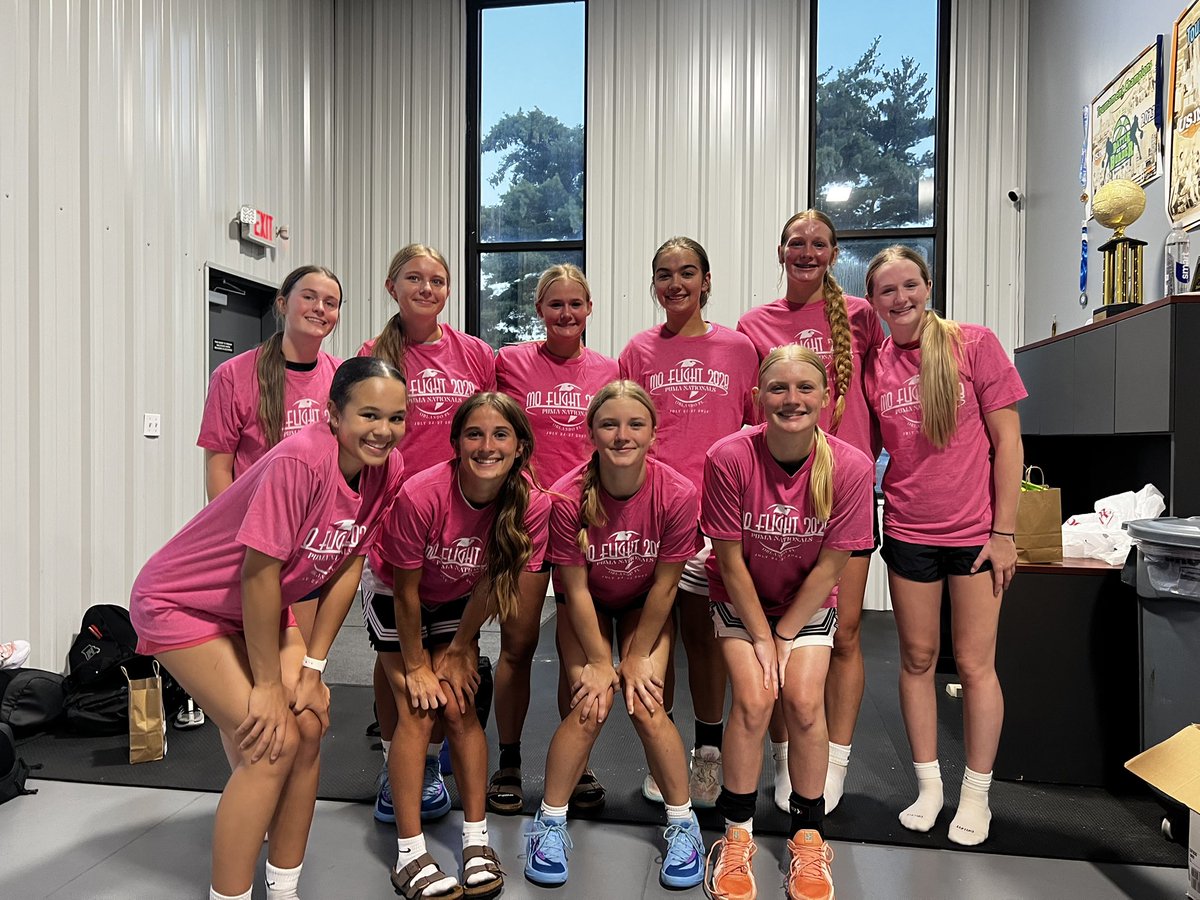 Ken_Copp's tweet image. One last tournament for the season. Finals bound in Orlando for the PUMA Nationals. Proud of this team and ready to end strong @PRO16G @NxtProHoops @FlightGirls @PGHMissouri @TreySterner5345