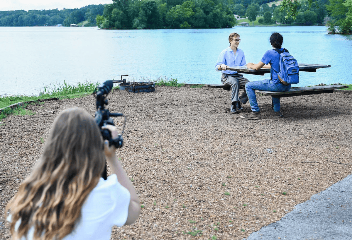 🌳 UTC students spent their summer spotlighting the people behind the parks!

Through interviews &amp; filmmaking, the Our Parks, Our People series celebrates the workers &amp; stories that make Hamilton County green spaces possible. 💚

Read more here: blog.utc.edu/news/2025/07/o…