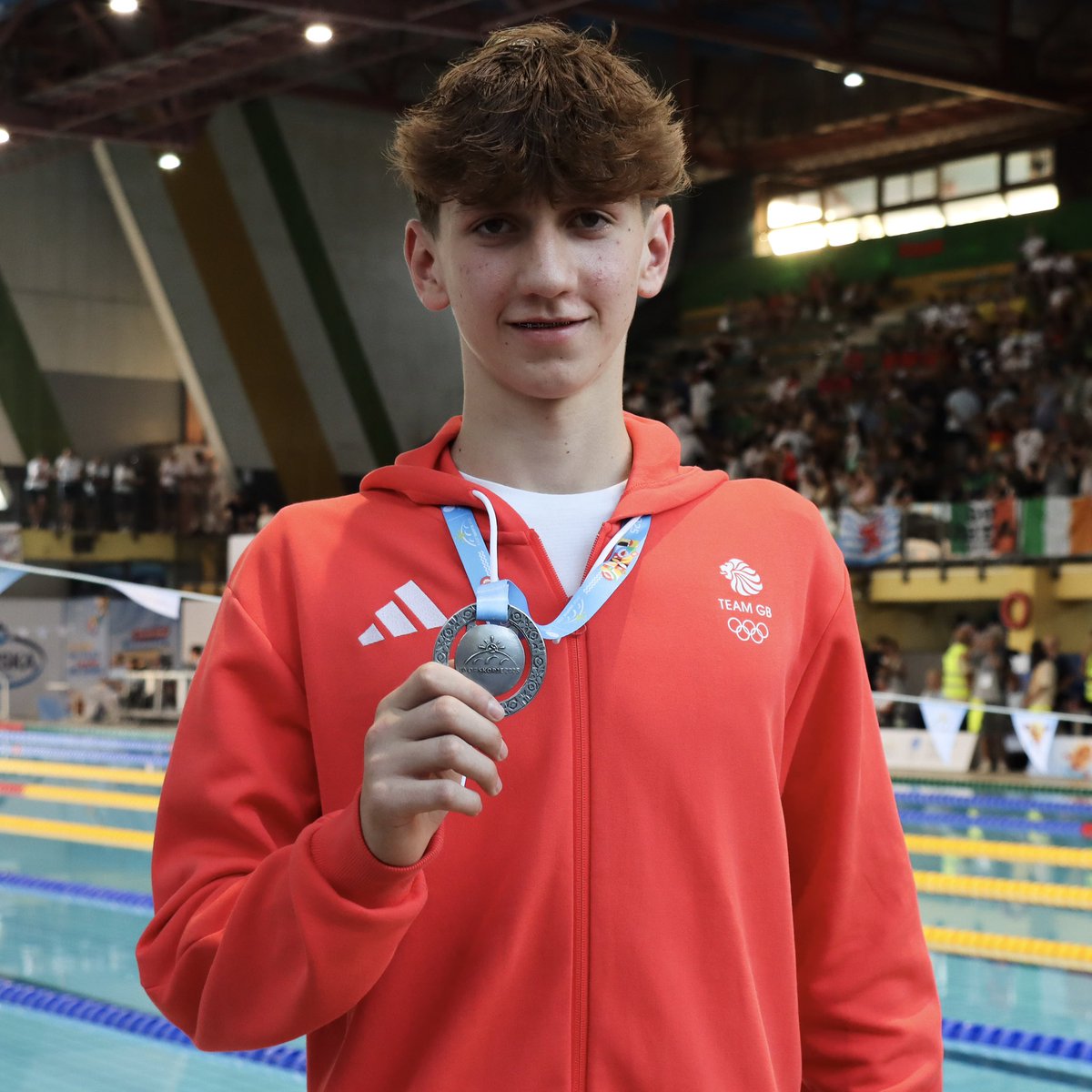 TeamGB's tweet image. A clean sweep of medals! 🥇 🥈🥉
A crazy night of medals continues for Team GB as Darcey smith, Patryk Przyczyna and the mixed 4x100m relay team brought home gold, silver and bronze 🏊♀️
These results bring Team GB’s tally at Skopje 2025 to seven medals in just two days!
#eyof…
