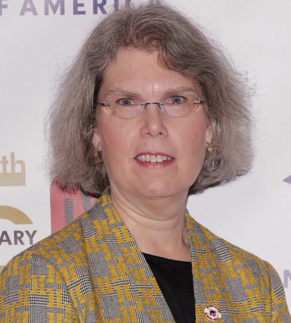 pr0ud_americans's tweet image. 🚨 BREAKING: NPR Editor-in-Chief Edith Chapin resigns today, July 22, 2025, amid $1.1B federal funding cuts to public broadcasting.