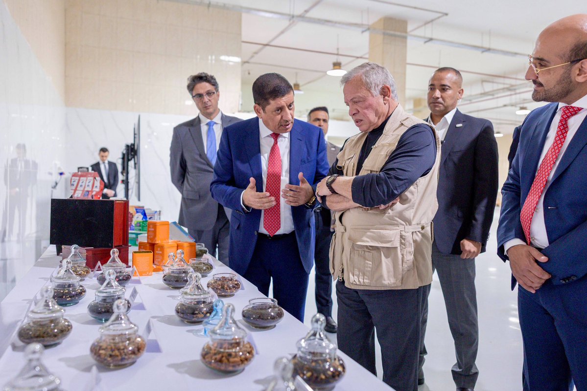 BashaReport's tweet image. Yemeni Investments in Jordan Surpass $39 Million Amid Ongoing Conflict at Home
In 2023 alone, Yemeni investors poured $12 million into Jordan, according to @moin_gov_jo, establishing shops, restaurants, and major industrial ventures such as Al-Kabbous Group and the Yemeni…