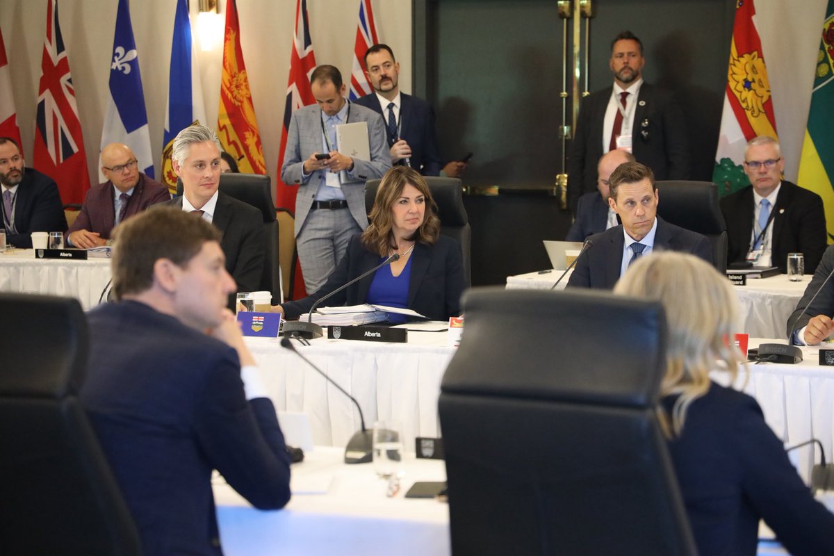 ABDanielleSmith's tweet image. Had a productive First Ministers Meeting today where we discussed U.S. tariffs and the ongoing trade negotiations. We also talked about how we can work together to get shovels in the ground on new nation-building projects while ensuring meaningful Indigenous participation.
I…