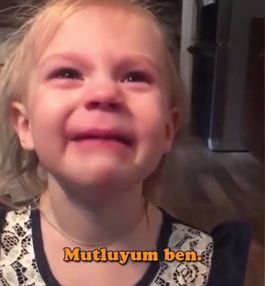 cerenngumuss's tweet photo. Saçını kestikten sonra gelen pişmanlık https://t.co/XeNQvd5xU1